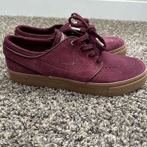 Women’s Nike Stefan janoskis size 8.5 in like new condition Worn twice